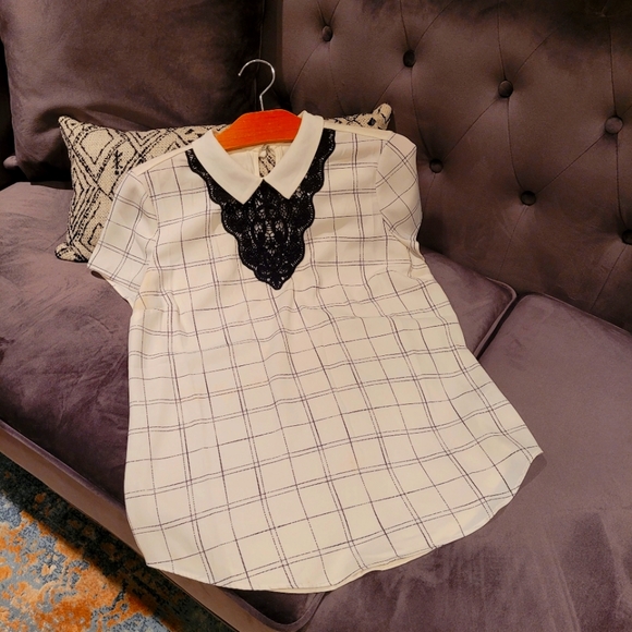 Beautiful Top - Picture 1 of 3